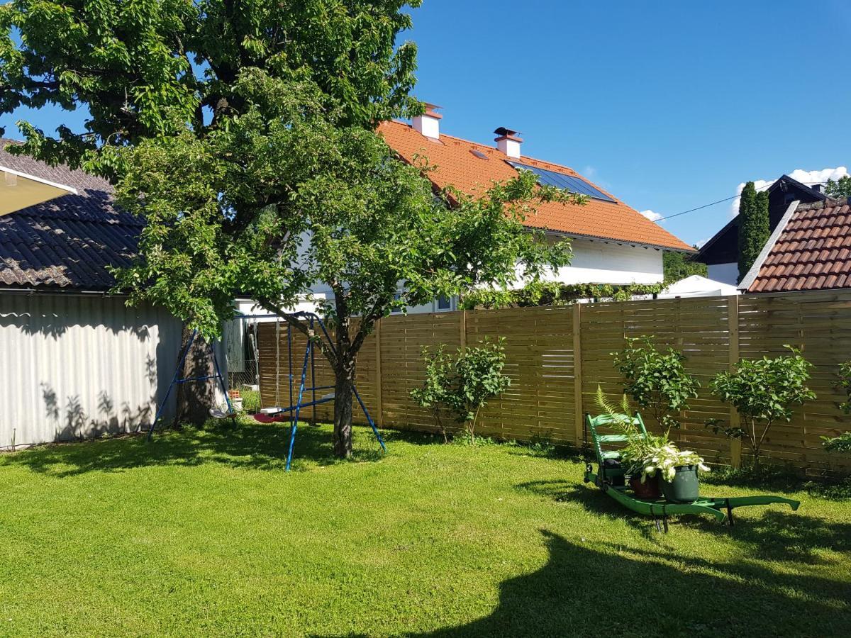 Bogi'S Ferienhaus - Pension Laakirchen Exterior photo